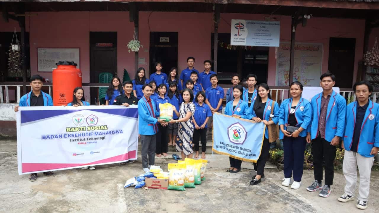 BEM ITKK Sekadau Tebar Semangat Toleransi Lewat Bakti Sosial di Dua Panti Asuhan