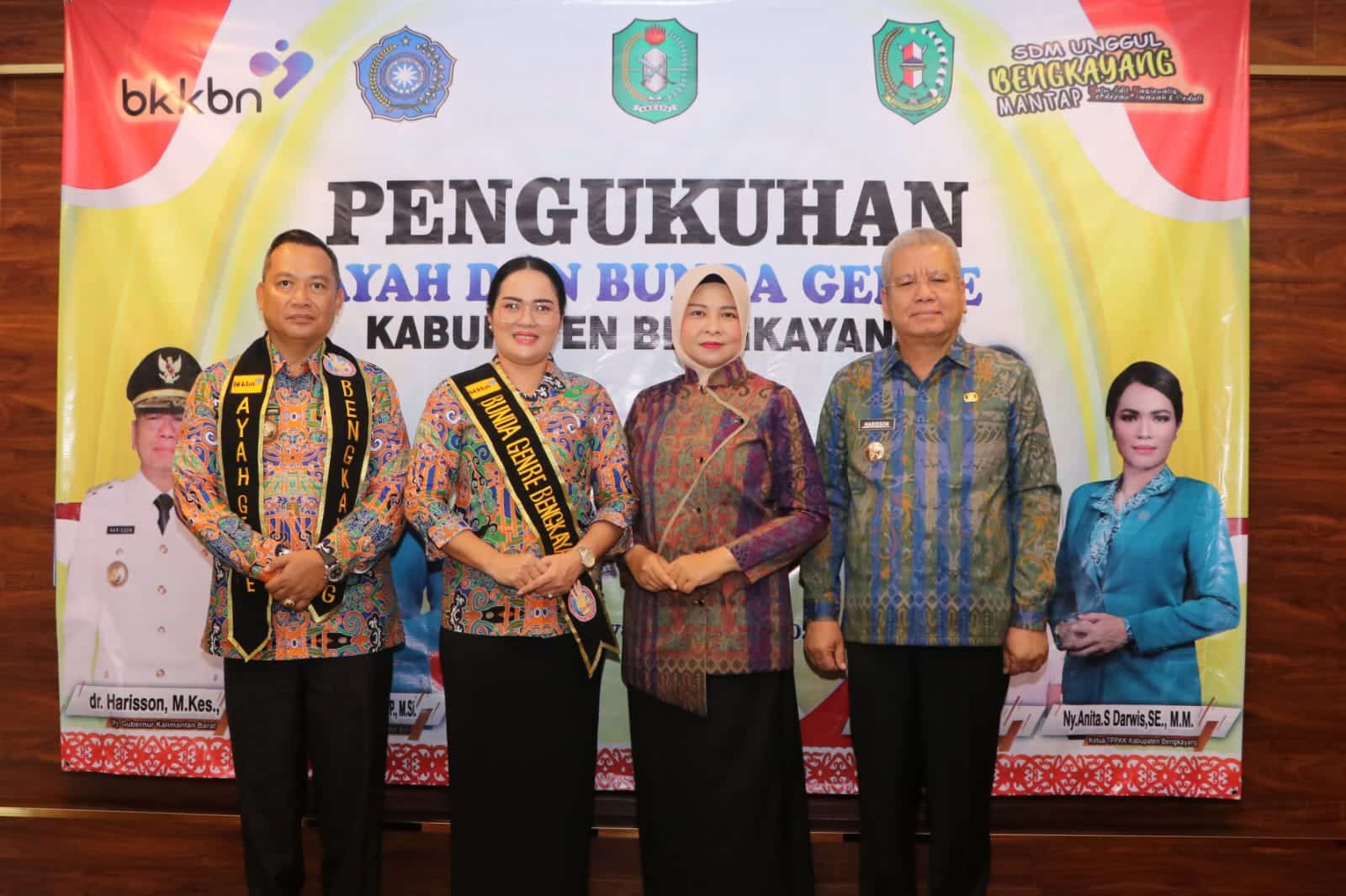 Pj Gubernur Harisson Kukuhkan Ayah dan Bunda Genre Kabupaten Bengkayang