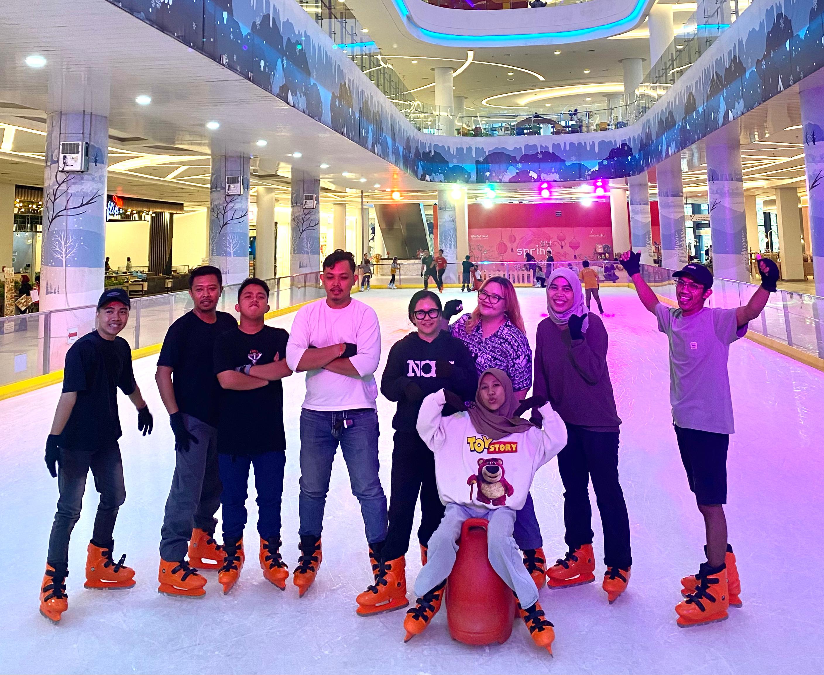 Ngabuburit Seru Sambil Ice Skating di Gaia Bumi Raya City Mall