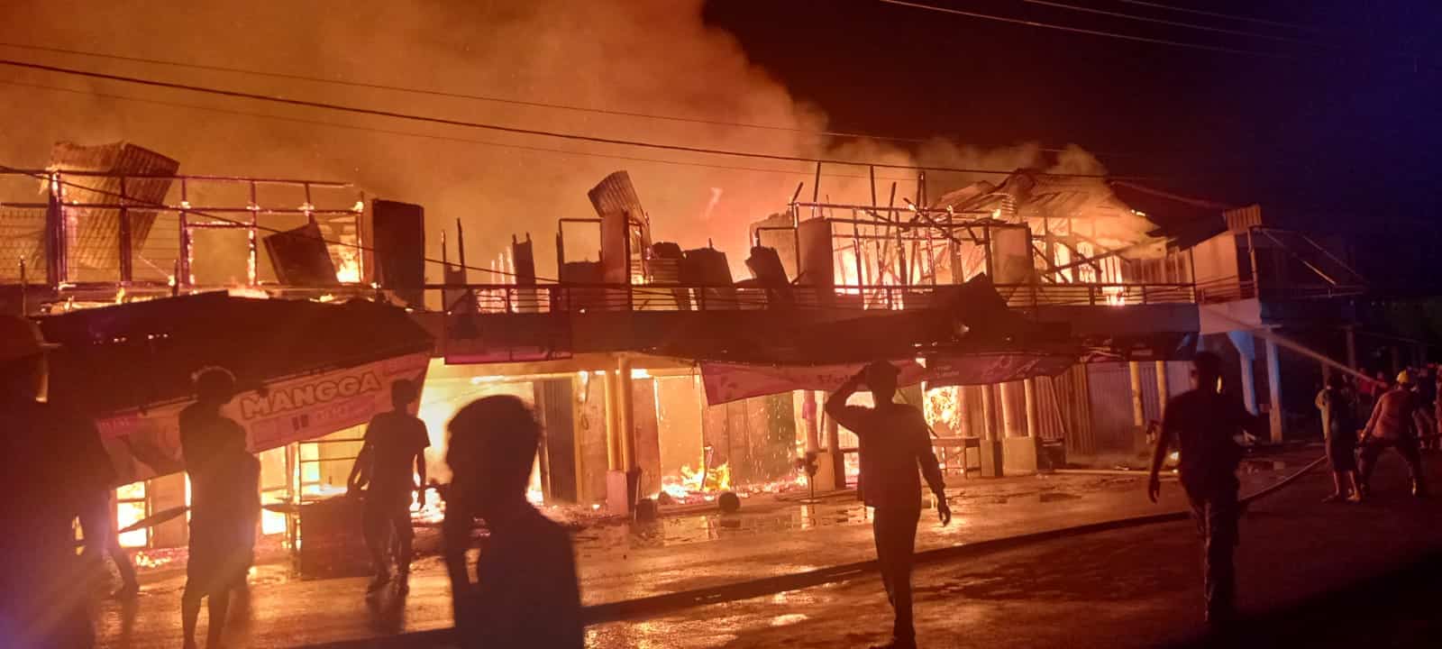 Pasar Sungai Kunyit "Menyala", Lahap Sejumlah Ruko