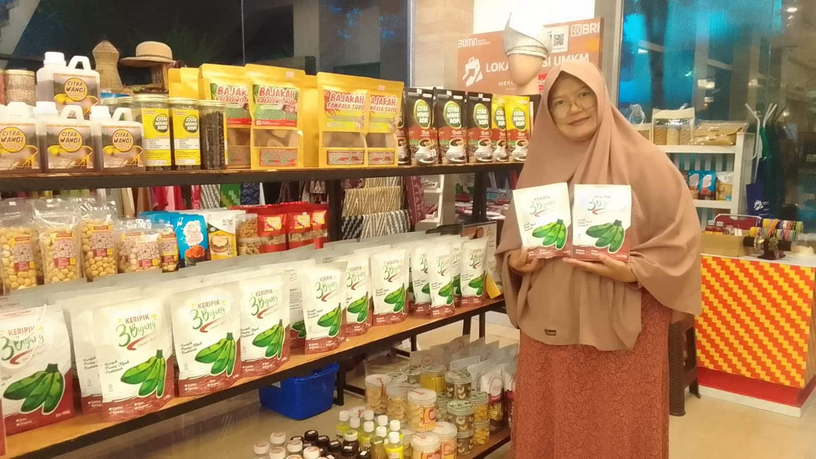 Manfaatkan KUR Bank Kalbar, Keripik 3 Bujang Tetap Best Seller