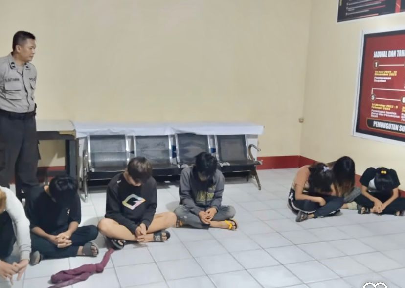 7 Muda-mudi Bawah Umur Diamankan Polisi di Kamar Kosan Pontianak, Ditemukan Sebungkus Kondom yang Sudah Terpakai