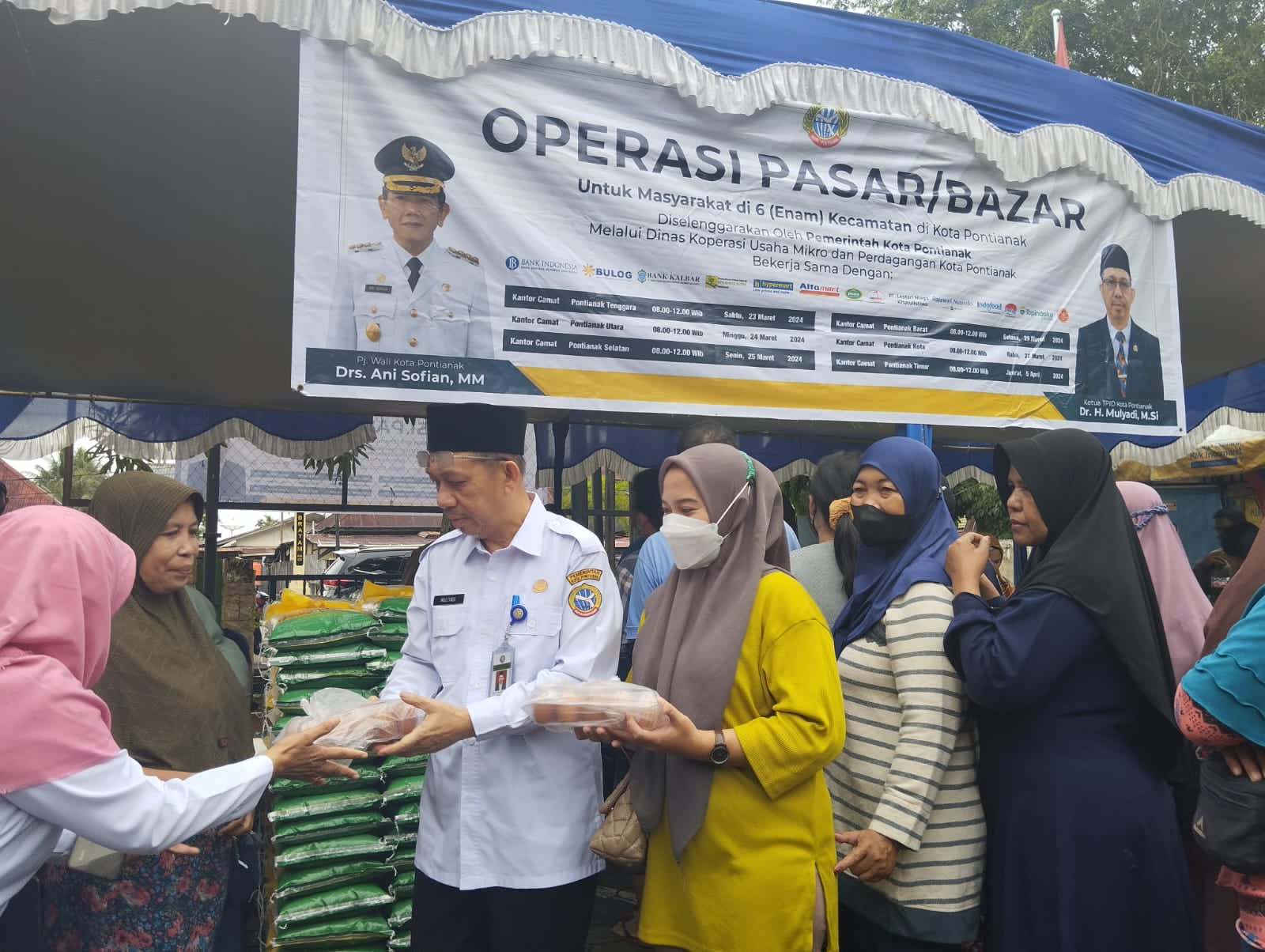 Hanya 15 Menit, Telur di Pasar Murah Pontianak Kota Ludes Terjual