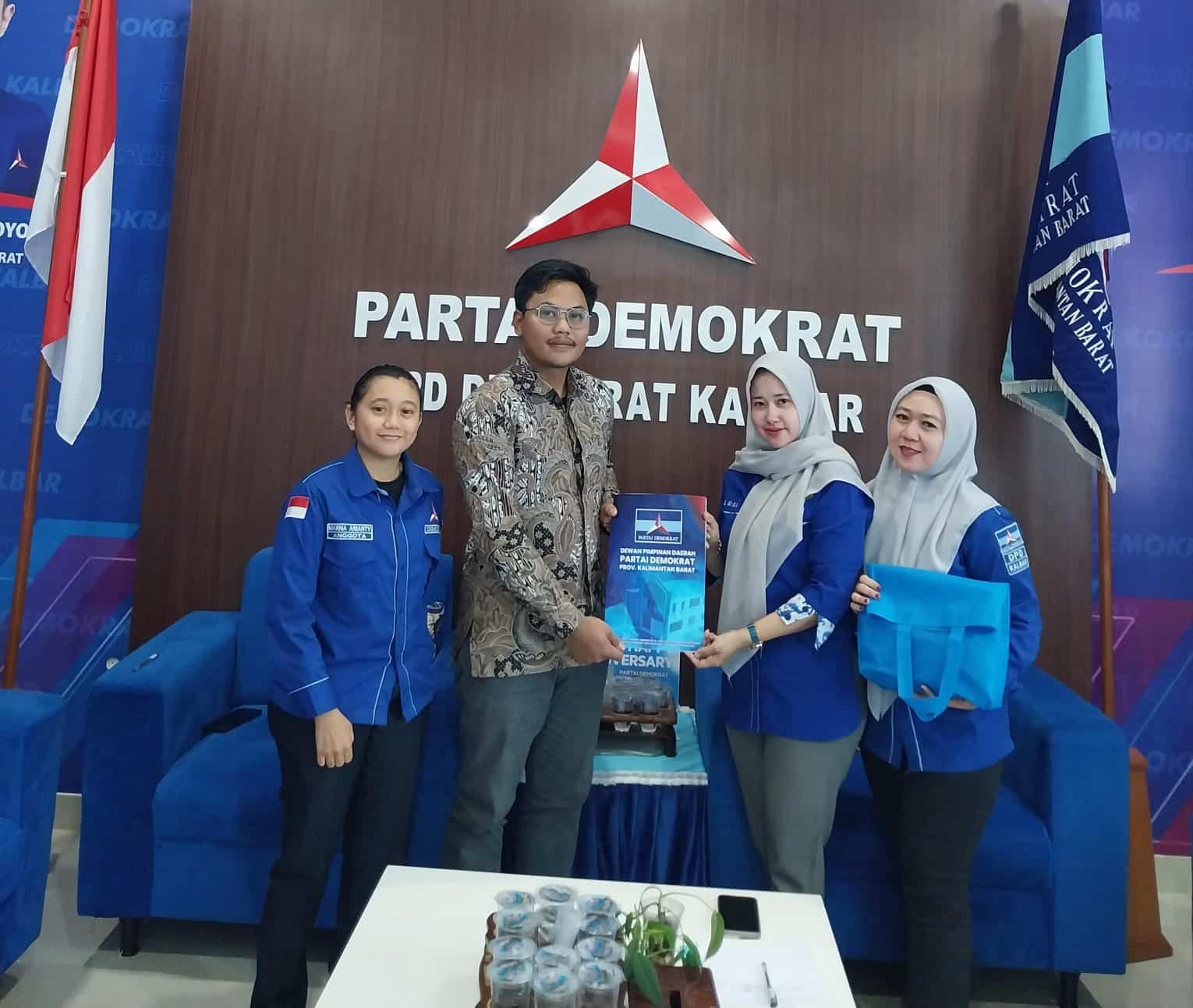 Giliran Ria Norsan Ambil Formulir Pendaftaran Calon Gubernur Kalbar ke Partai Demokrat