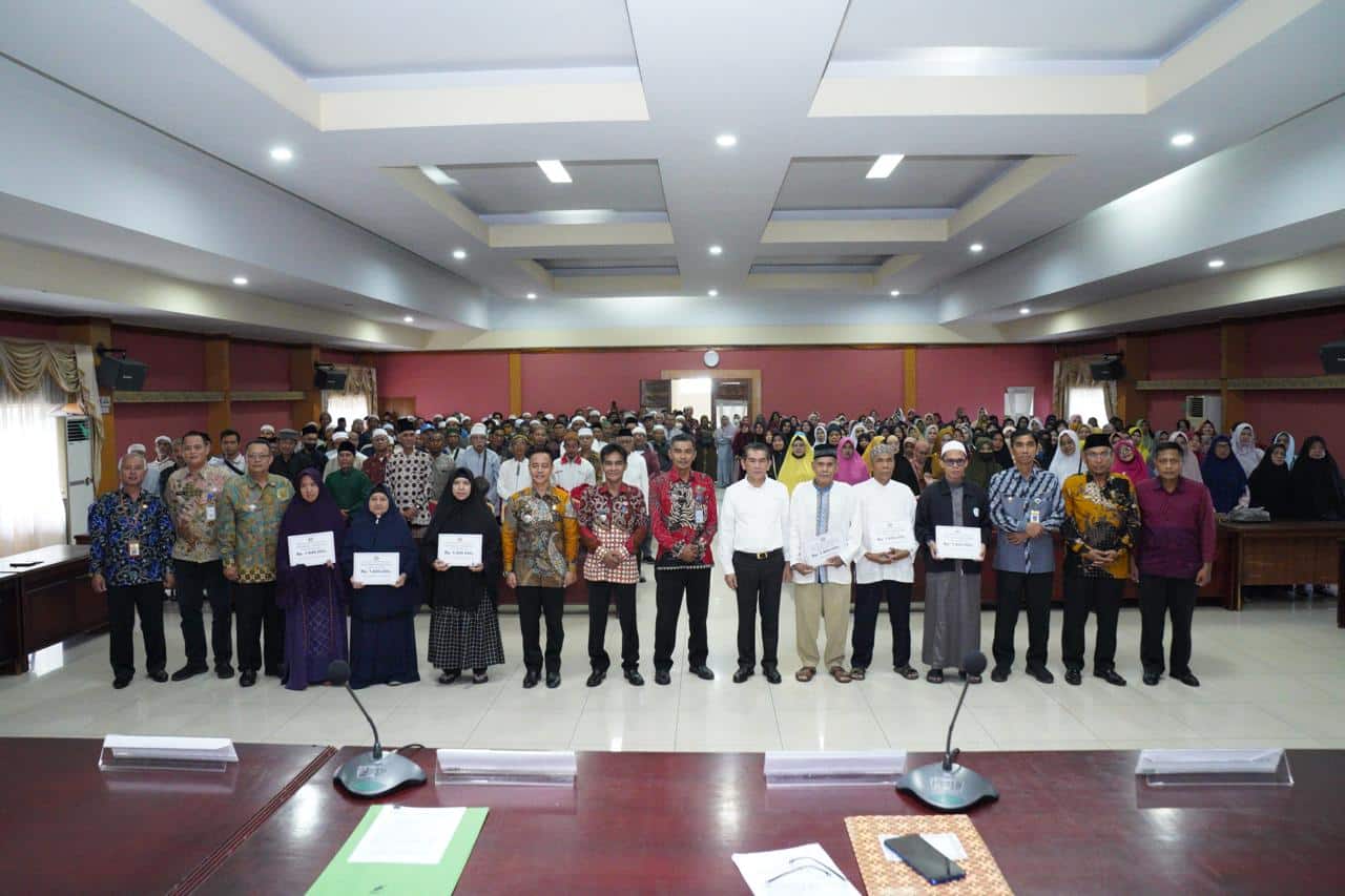 360 Guru Ngaji Tradisional Terima Bantuan Operasional dari Pemkot Pontianak