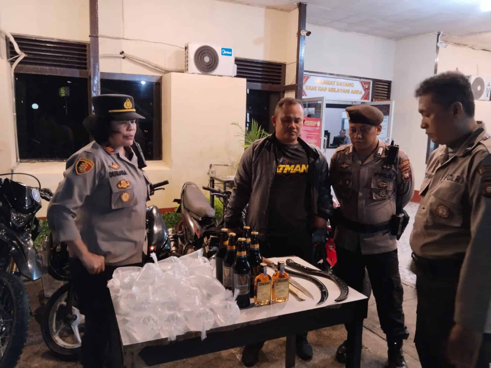 Patroli Malam Minggu di Pontianak, Polisi Amankan 11 Motor Knalpot Brong, Miras hingga Sajam
