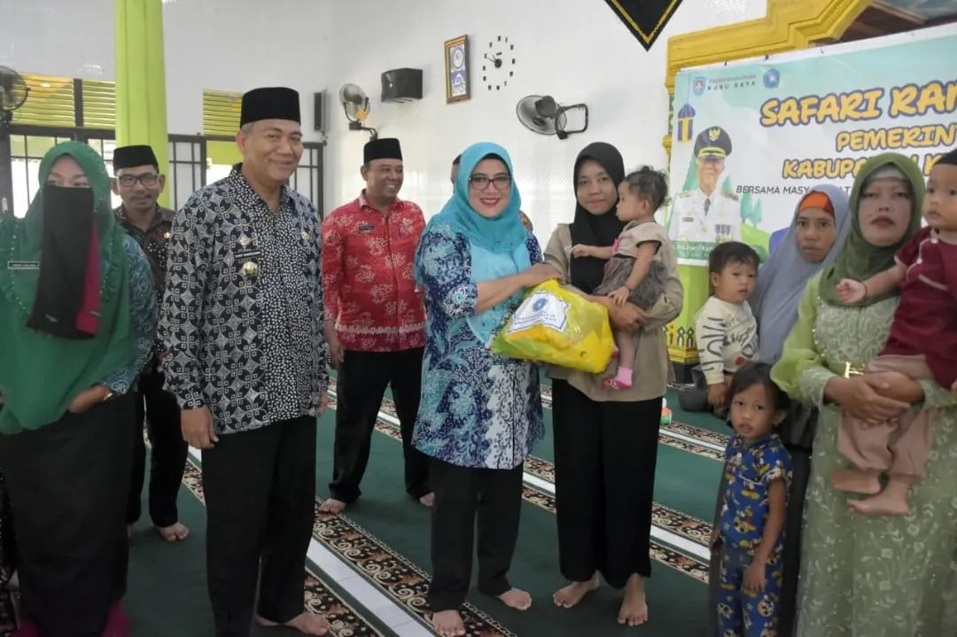 Kamaruzaman Pantau Langsung Operasi Pasar di Batu Ampar