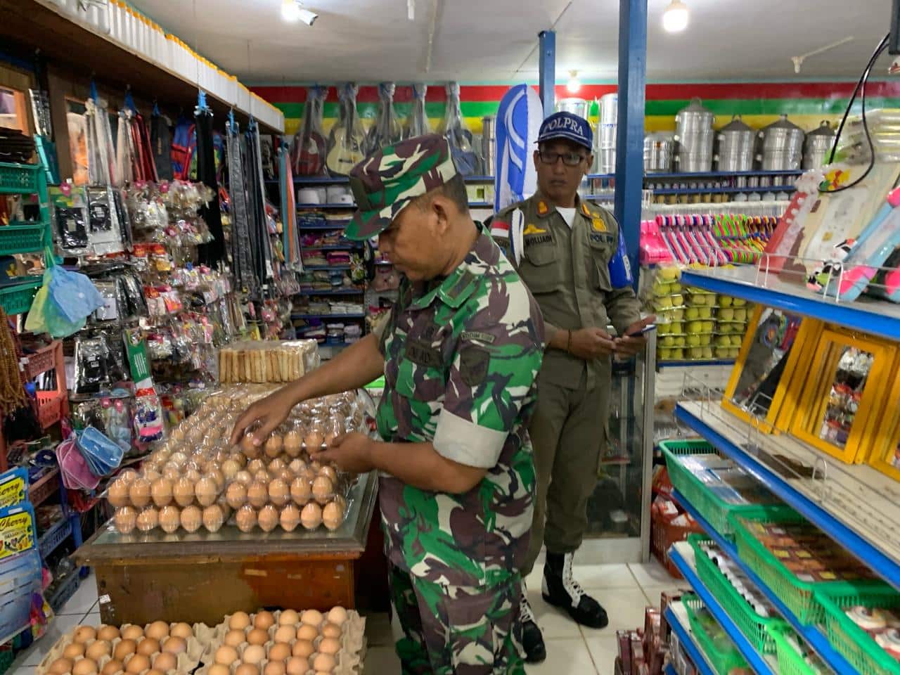 Antisipasi Inflasi Jelang Lebaran, Forkopimda Kapuas Hulu Sidak ke Sejumlah Toko dan Pasar