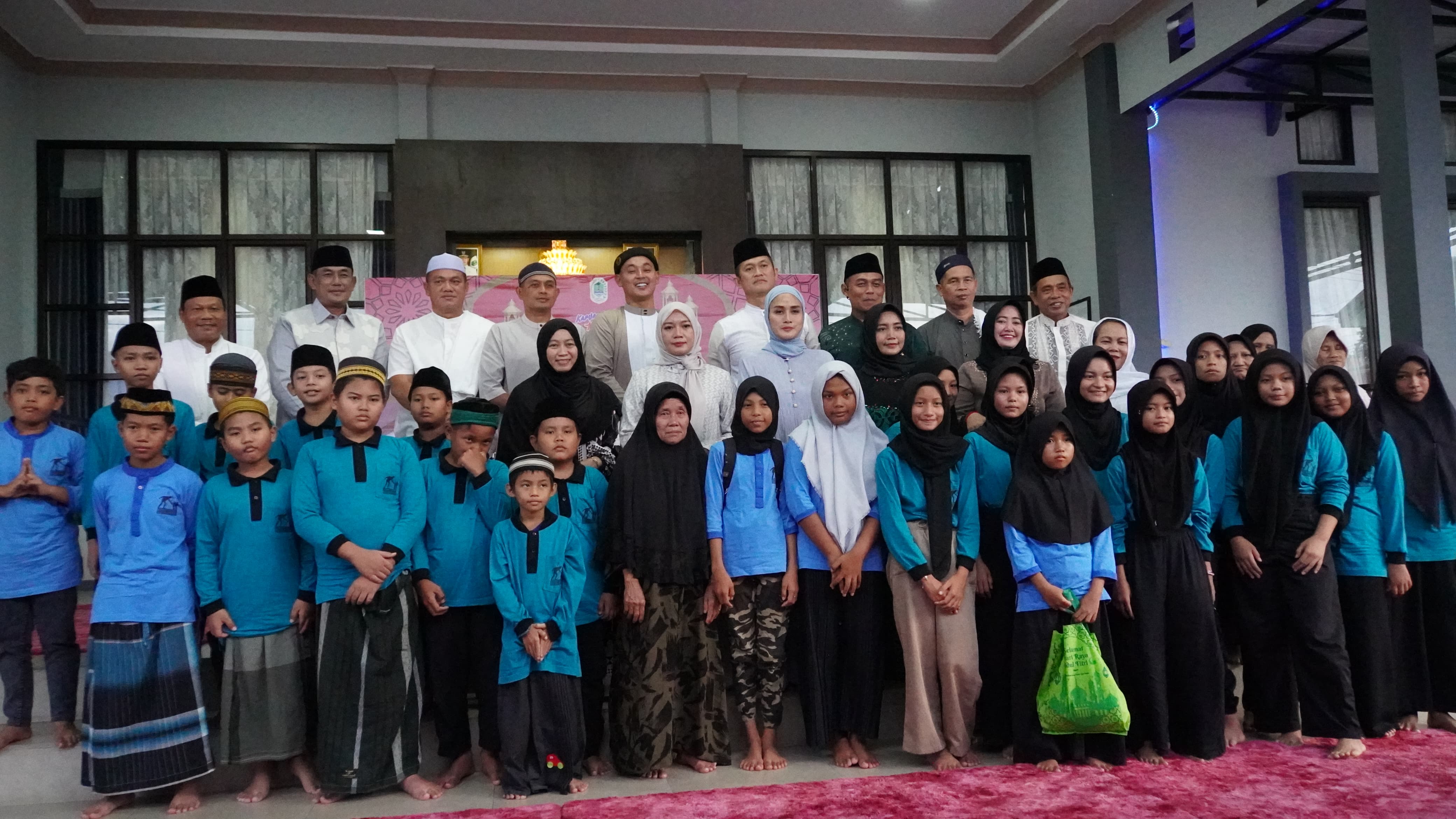 Pemkab Kapuas Hulu Gelar Buka Puasa bersama Forkopimda, Anak Yatim, Dhuafa, Mualaf dan Masyarakat