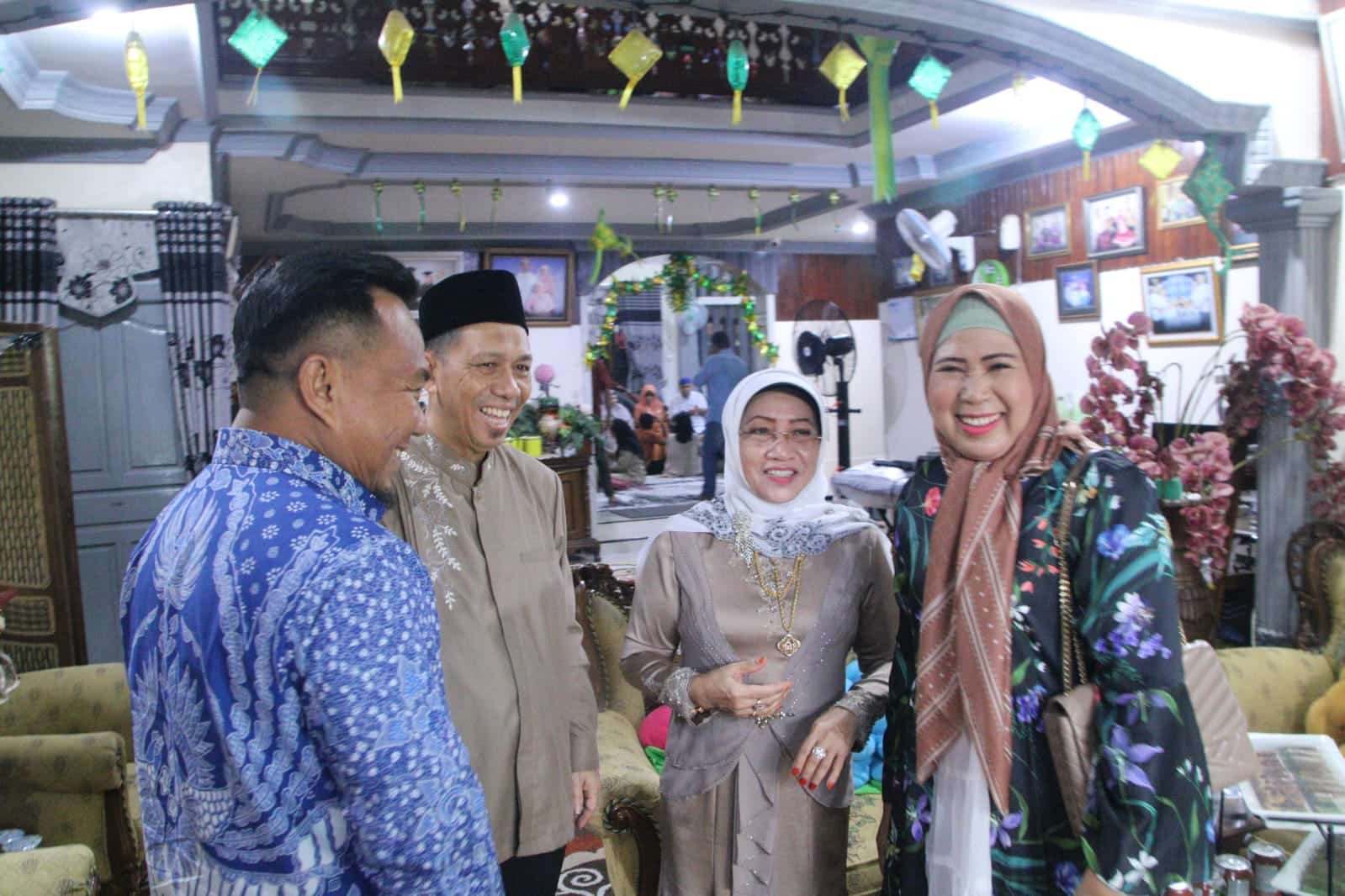 Open House di Rumah Sekda Mulyadi, Sederet Makan Favorit Tersaji, Mulai dari Opor Ayam hingga Bakso