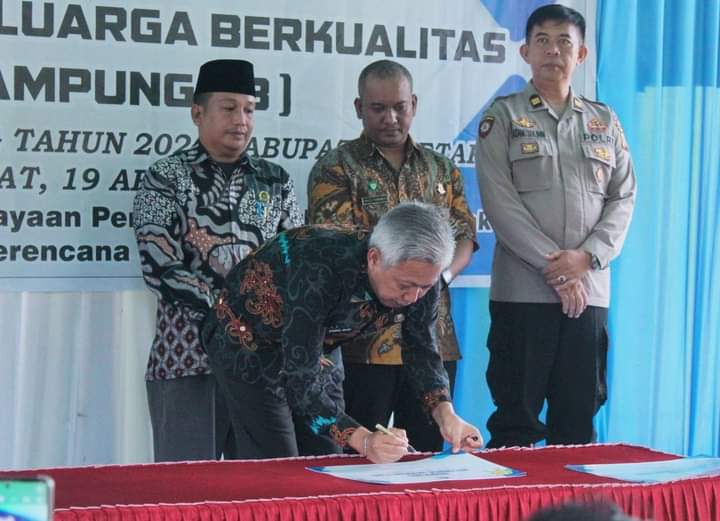 Asisten II Setda Buka Pencanangan Kampung Keluarga Berkualitas pada Lokus Stunting Tahun 2024