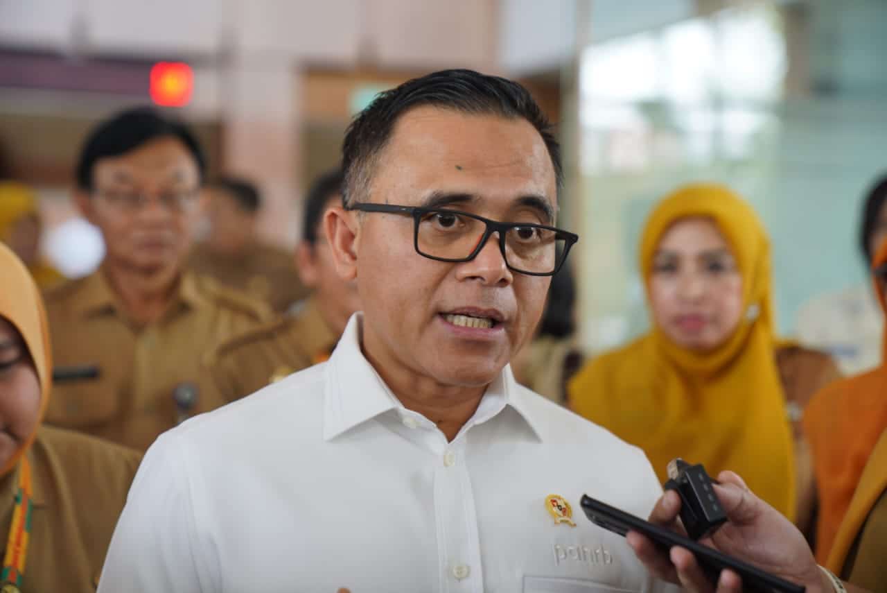 Menteri PANRB Janji Tuntaskan Honorer K2 Jadi PPPK Tahun Ini