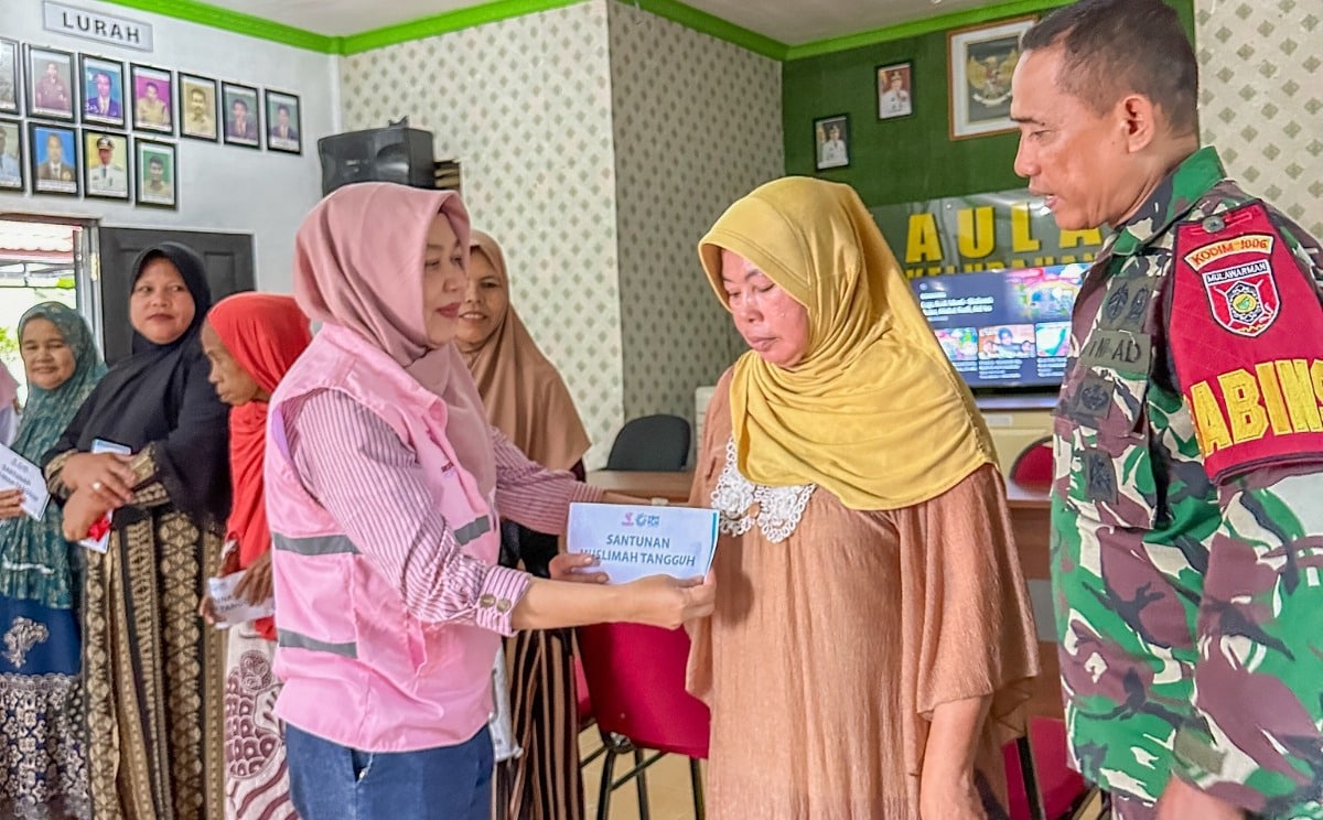 Peringati Hari Kartini, PLN Beri Santunan untuk 30 Muslimah Tangguh di Kalimantan Selatan