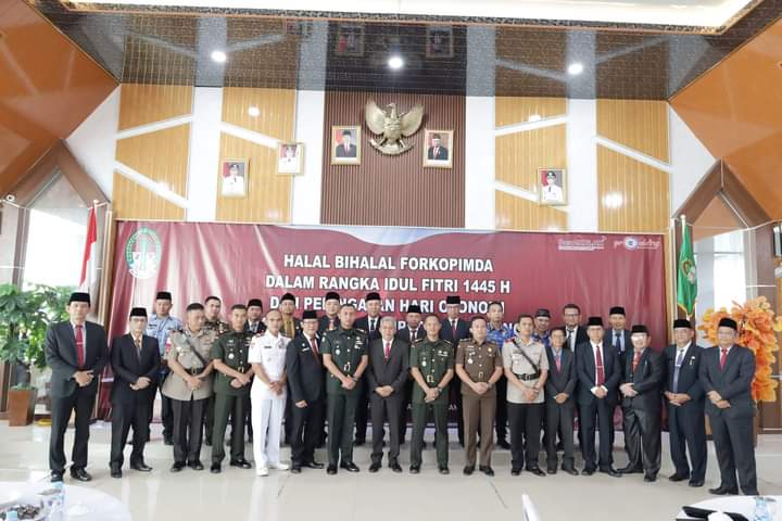 Syamsul Islami Hadiri Halal Bihalal Idul Fitri 1445 H dan Hari Otonomi Daerah ke XXVIII bersama Forkopimda Ketapang