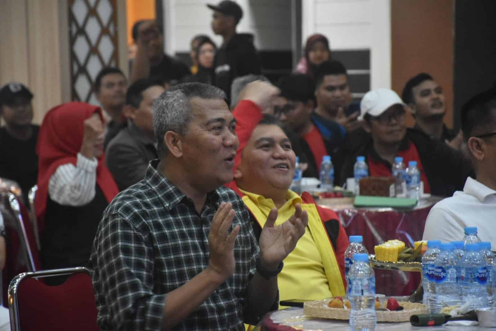Pj Bupati Kamaruzaman dan Sekda Yusran Antusias Saksikan Semifinal Indonesia Versus Uzbekistan