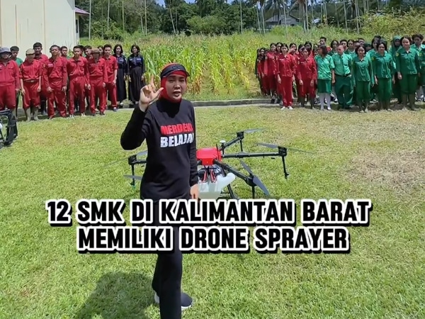 Cetak Petani Modern, 12 SMKN di Kalbar Miliki Drone Sprayer Pertanian