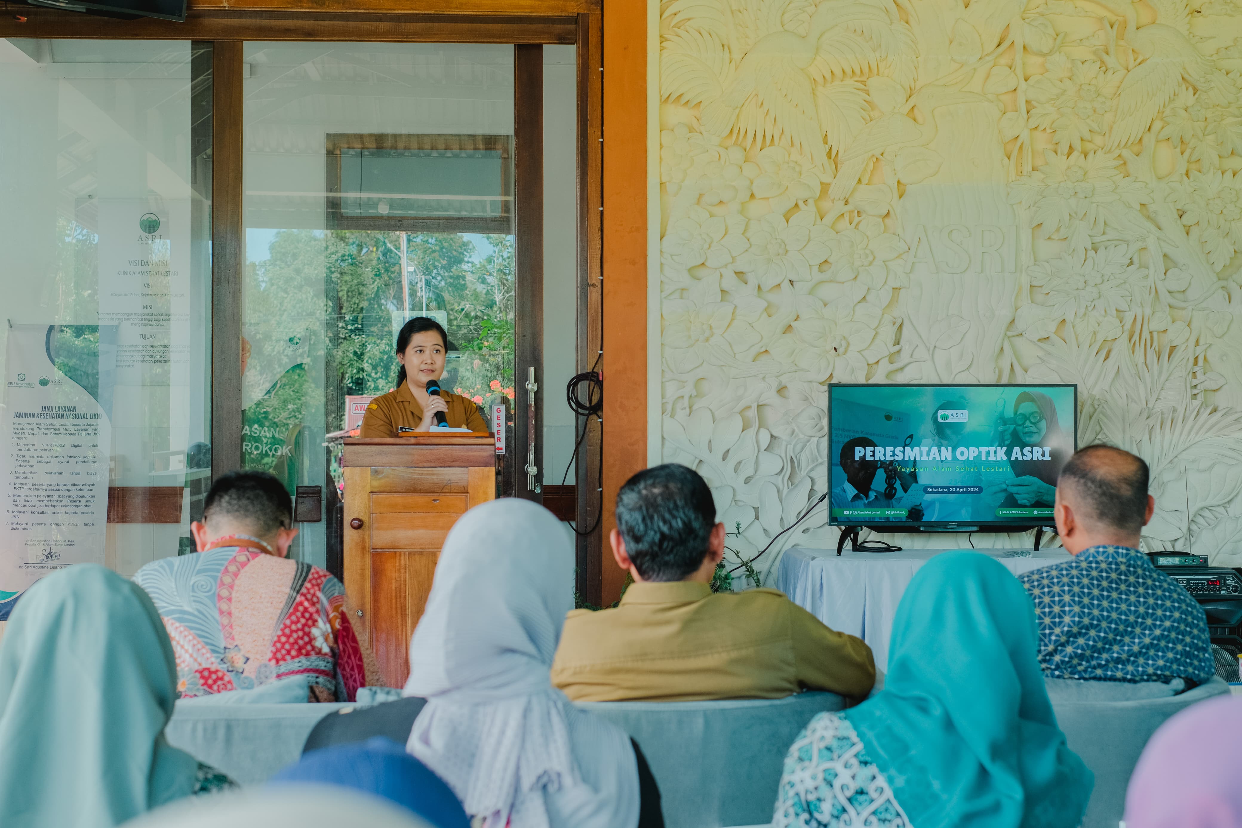 Optik ASRI Resmi Beroperasi, Maria Fransisca: Pentingnya Pelayanan Kesehatan Mata di Kayong Utara