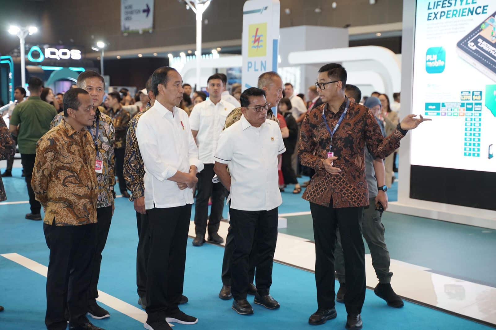 Di PEVS 2024, Dirut PLN Paparkan ke Presiden Jokowi Soal Kesiapan Ekosistem Kendaraan Listrik Tanah Air