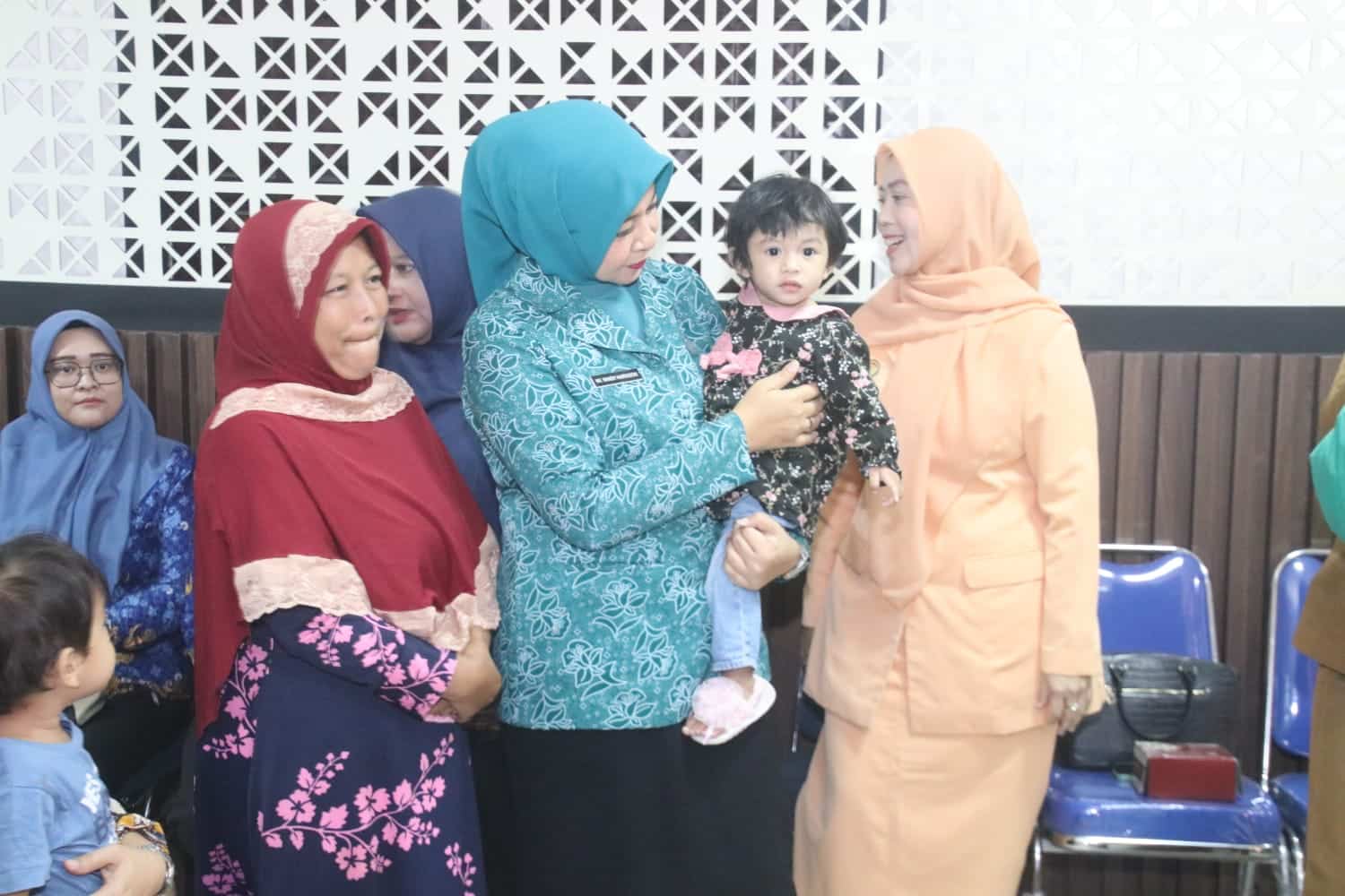 Windy Launching Gerakan Orang Tua Asuh Stunting bersama Bappeda di Puskesmas Kakap