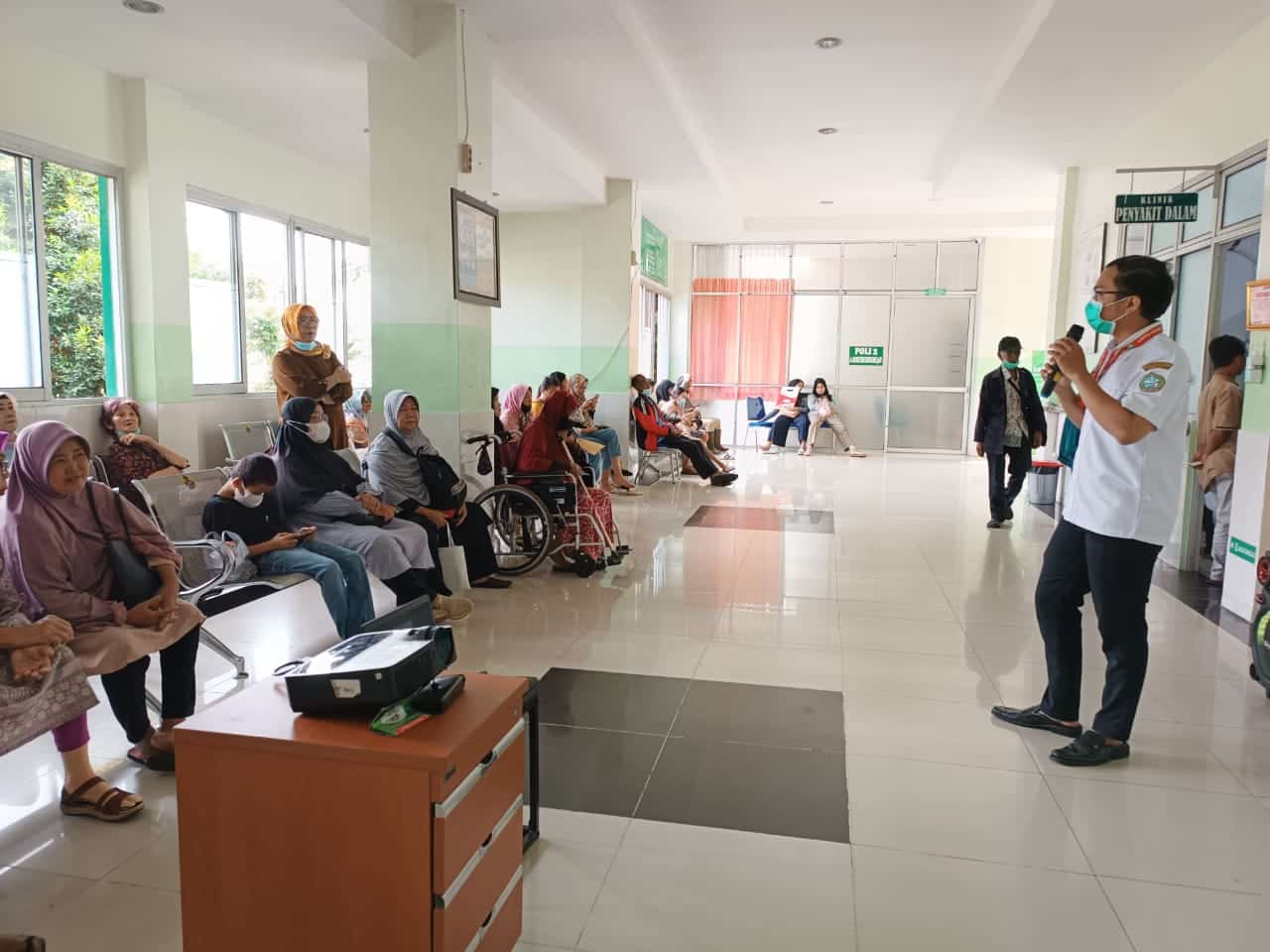 Sebelum atau Sesudah Makan? Begini Aturan Minum Obat Maag yang Benar