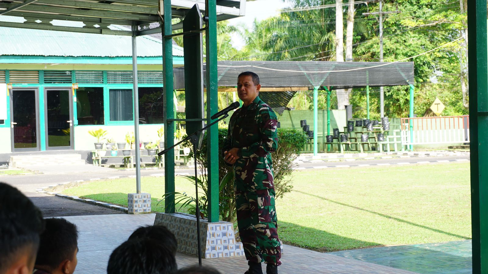 Pedomani Amanat Pangdam XII, Dandim Putussibau Beri Arahan Jamdan ke Prajurit