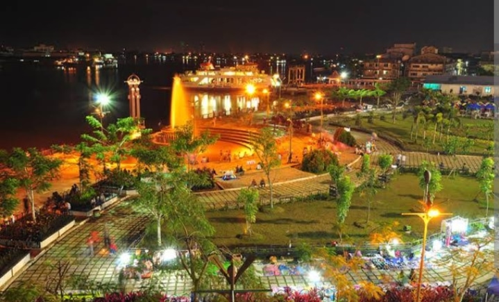 Menikmati Keindahan Taman Alun-Alun Kapuas di Pontianak