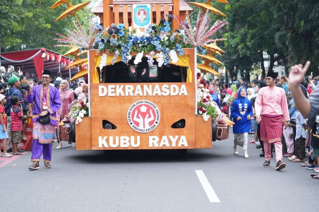 Dekranasda Kubu Raya Turut Andil Meriahkan HUT Dekranas 2024 di Kota Solo