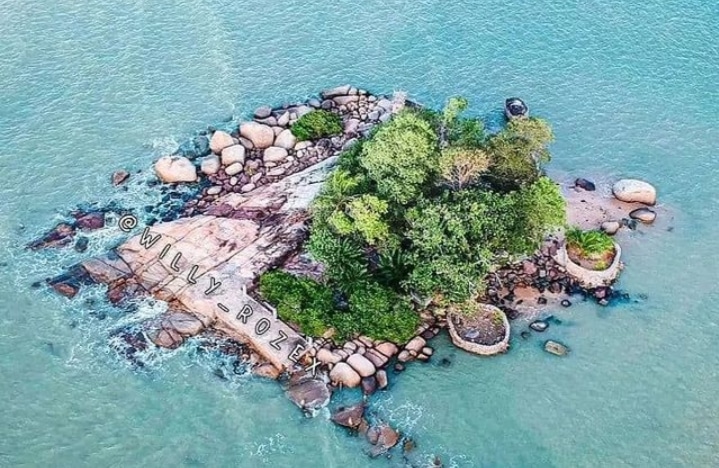 Pulau Simping: Keindahan Tersembunyi di Singkawang yang Wajib Dikunjungi