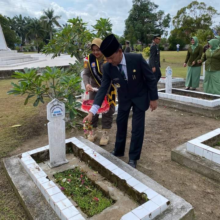 Kenang Jasa Para Pahlawan, Farhan dan Forkopimda Ketapang Ziarahi Taman Makam Pahlawan Tanjungpura