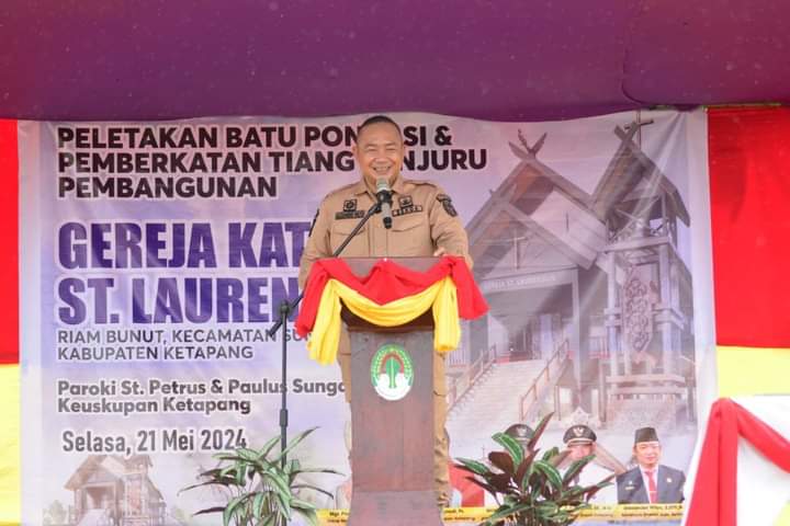 Letakkan Batu Pertama Pembangunan Gereja Dekat Masjid, Sekda Ketapang: Kita Bangsa Majemuk Penuh dengan Toleransi
