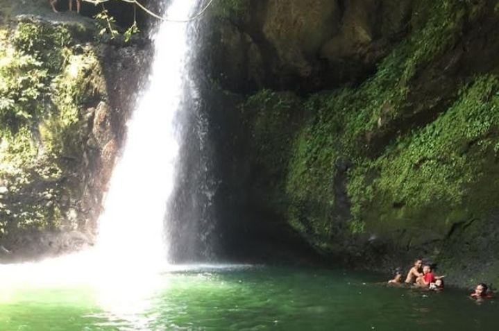 Pesona Air Terjun Lubuk Mantuk: Destinasi Wisata Alami di Kapuas Hulu