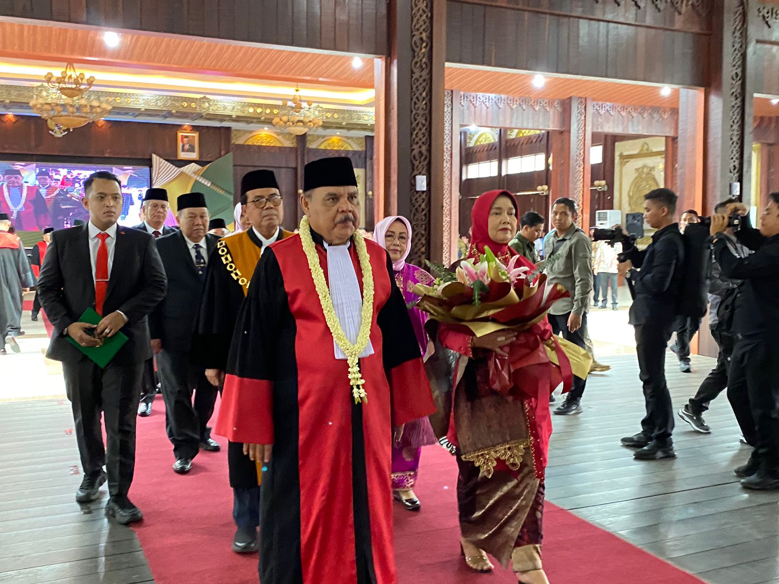 Dedikasi 39 Tahun, Muefri Ketua Pengadilan Tinggi Pontianak Resmi Purnabakti