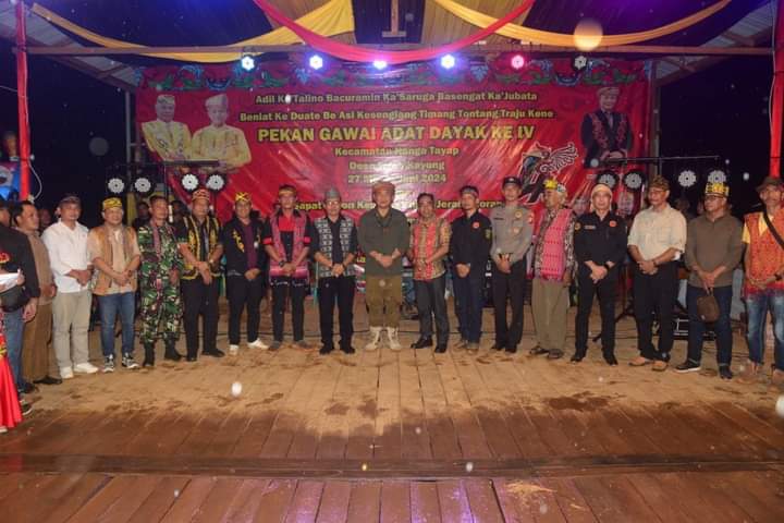 Sempat Diguyur Hujan, Sekda Ketapang Tutup Resmi Pekan Gawai Dayak ke-IV Kecamatan Nanga Tayap