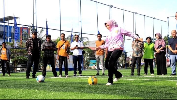 Resmikan Mini Soccer Rusunawa Untan, Windy Optimis Sport Tourism Kalbar Semakin Menggeliat