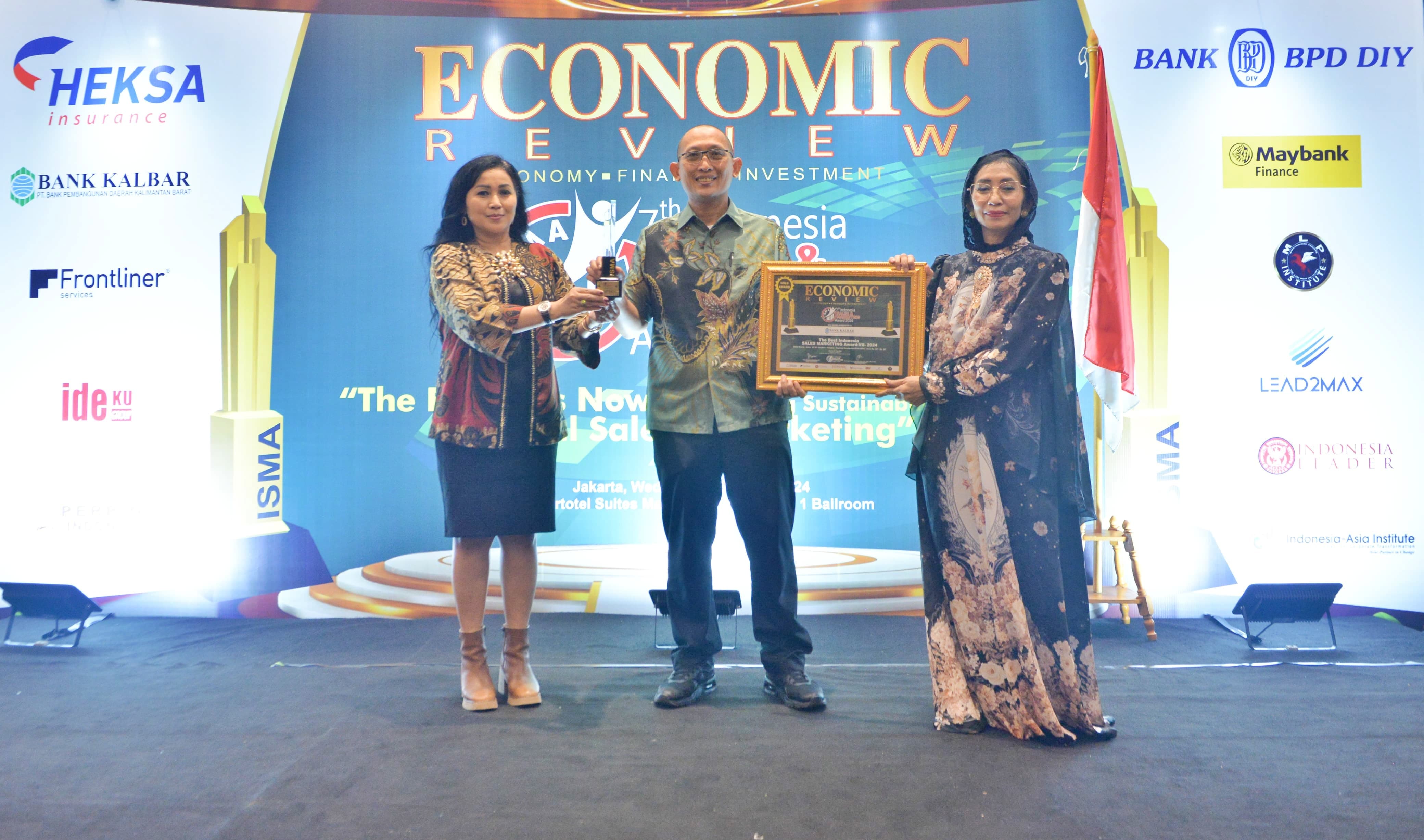 Bank Kalbar Terima Penghargaan Indonesia Sales Marketing Award 2024