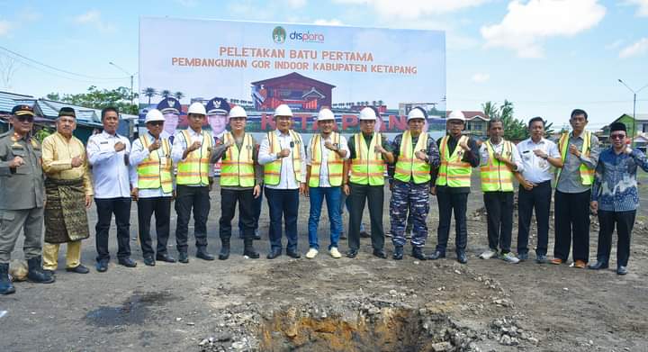 Peletakkan Batu Pertama Pembangunan GOR Indoor, Wujud Nyata Komitmen Pemkab Ketapang