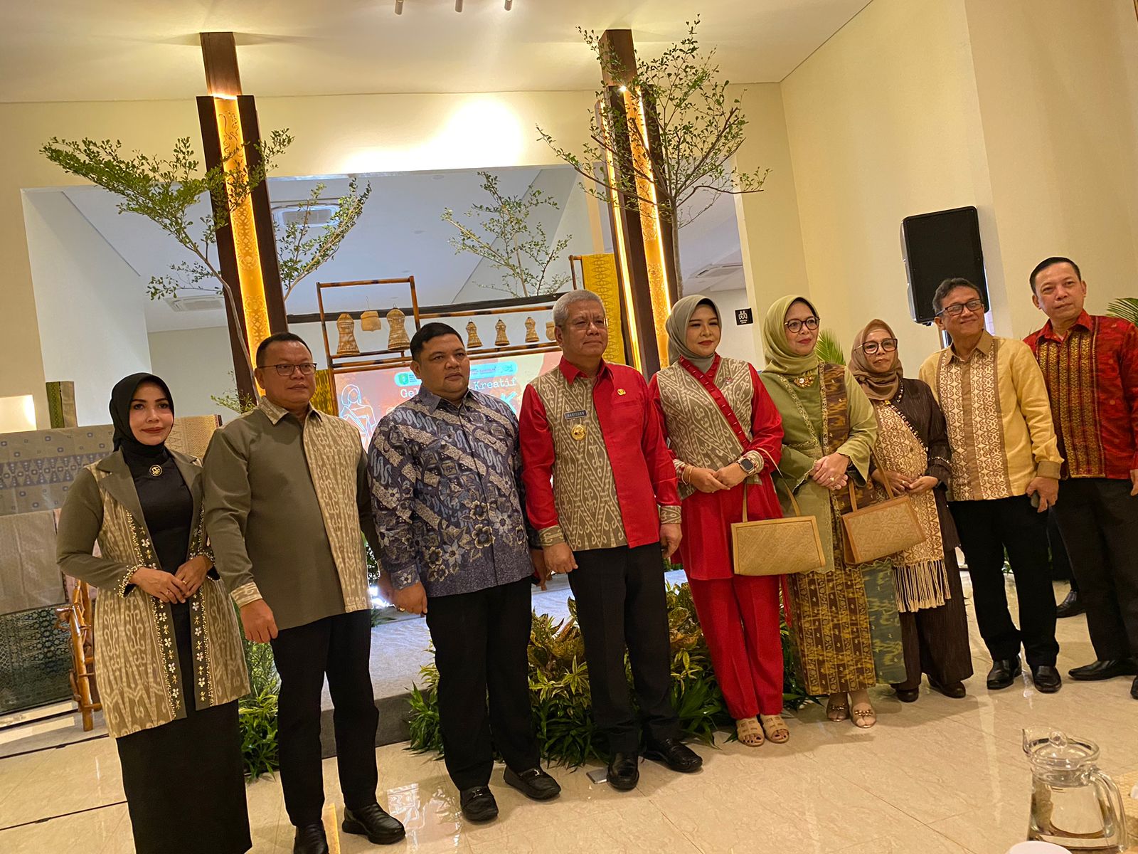 Pj Gubernur Harisson Ajak Masyarakat “Flexing” Wastra Kalbar