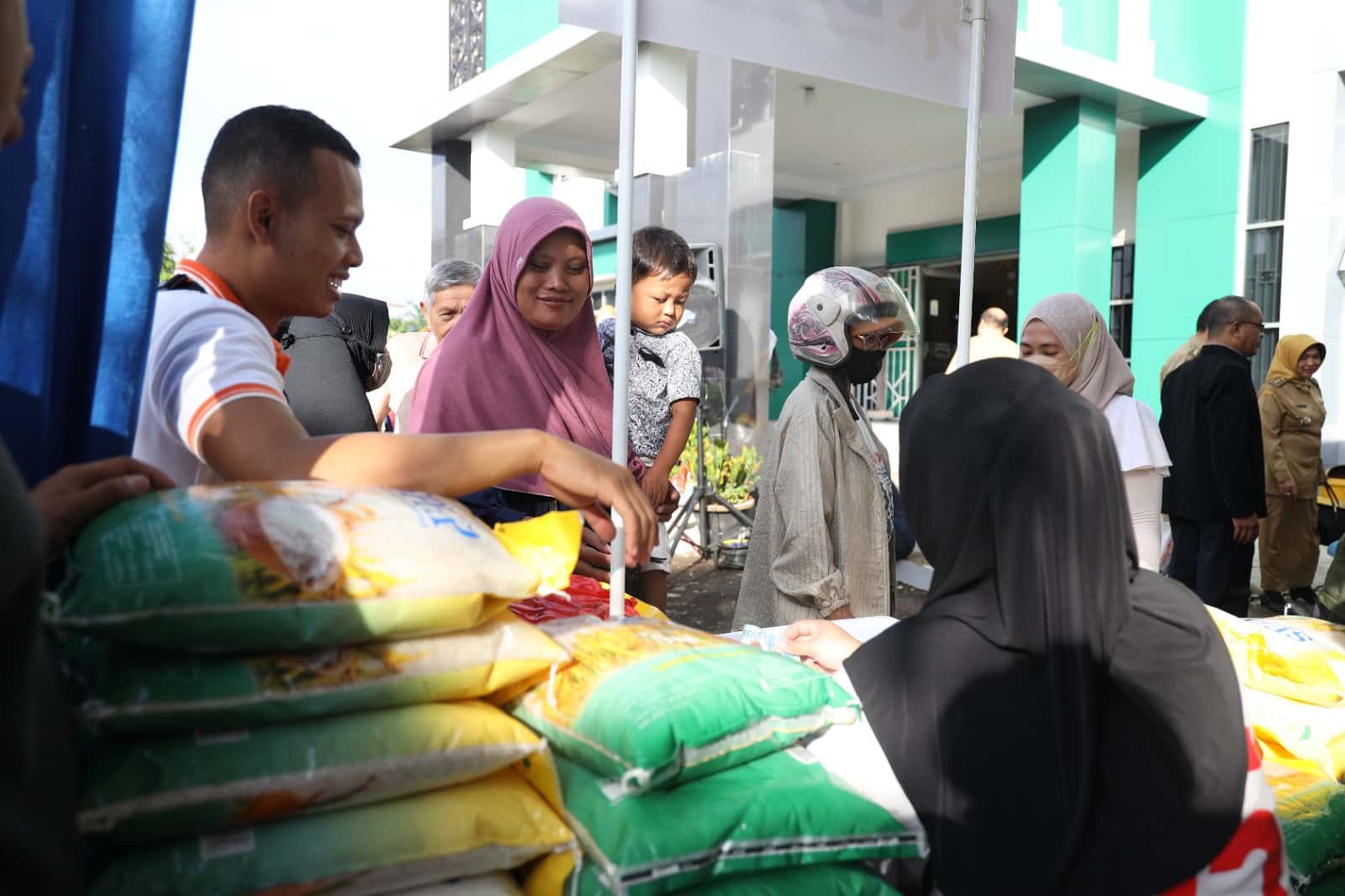 Upaya Entaskan Kemiskinan, Pemkot Kembali Gelar Operasi Pasar Murah