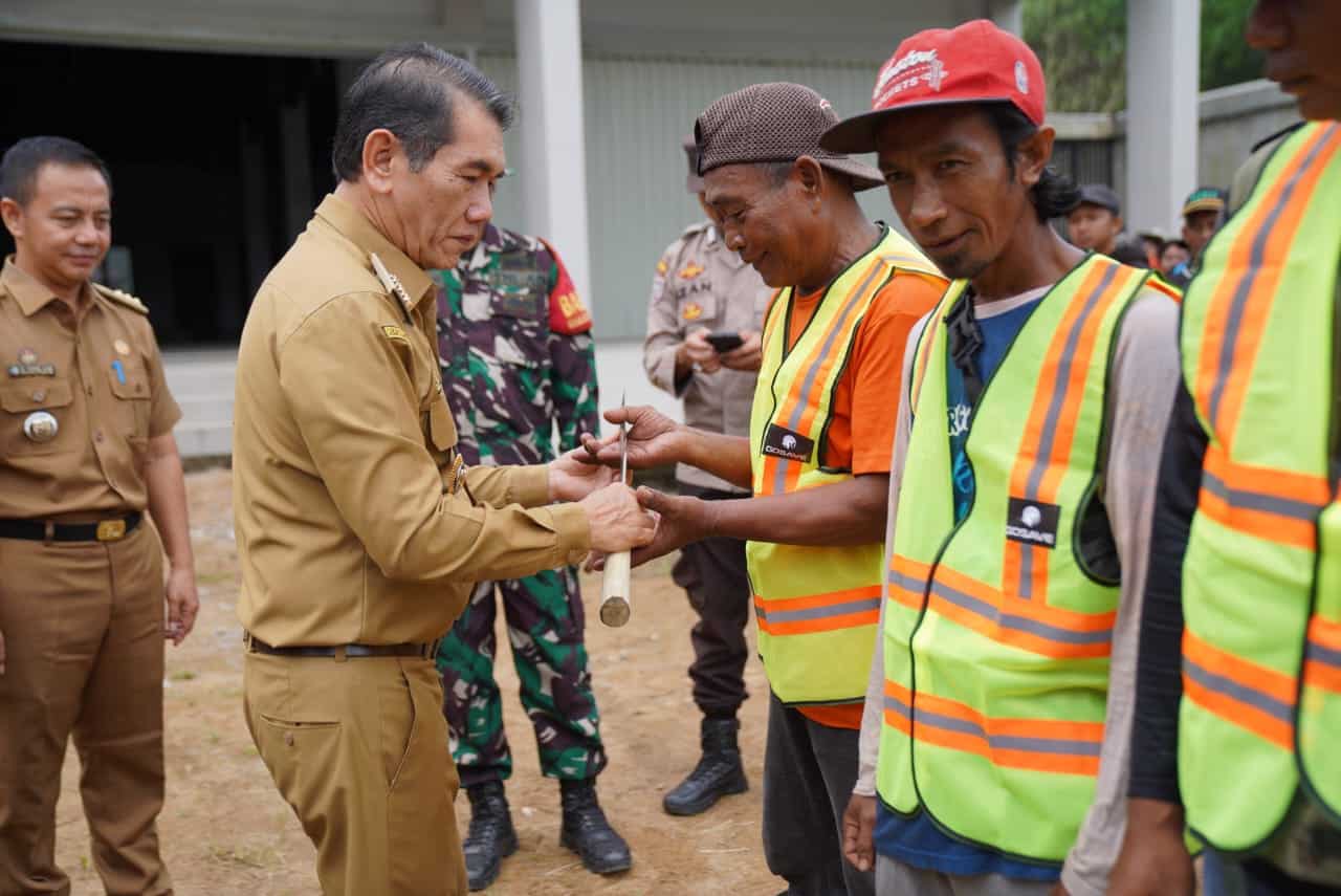 Pj Wako Ani Sofian Ajak Warga Jaga Kebersihan Lingkungan