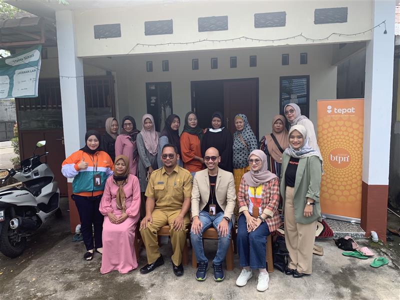 Sekcam Pontianak Selatan Nilai Kumpulan BTPN Syariah Ideal Berdayakan Ibu-Ibu Pelaku Usaha Ultramikro