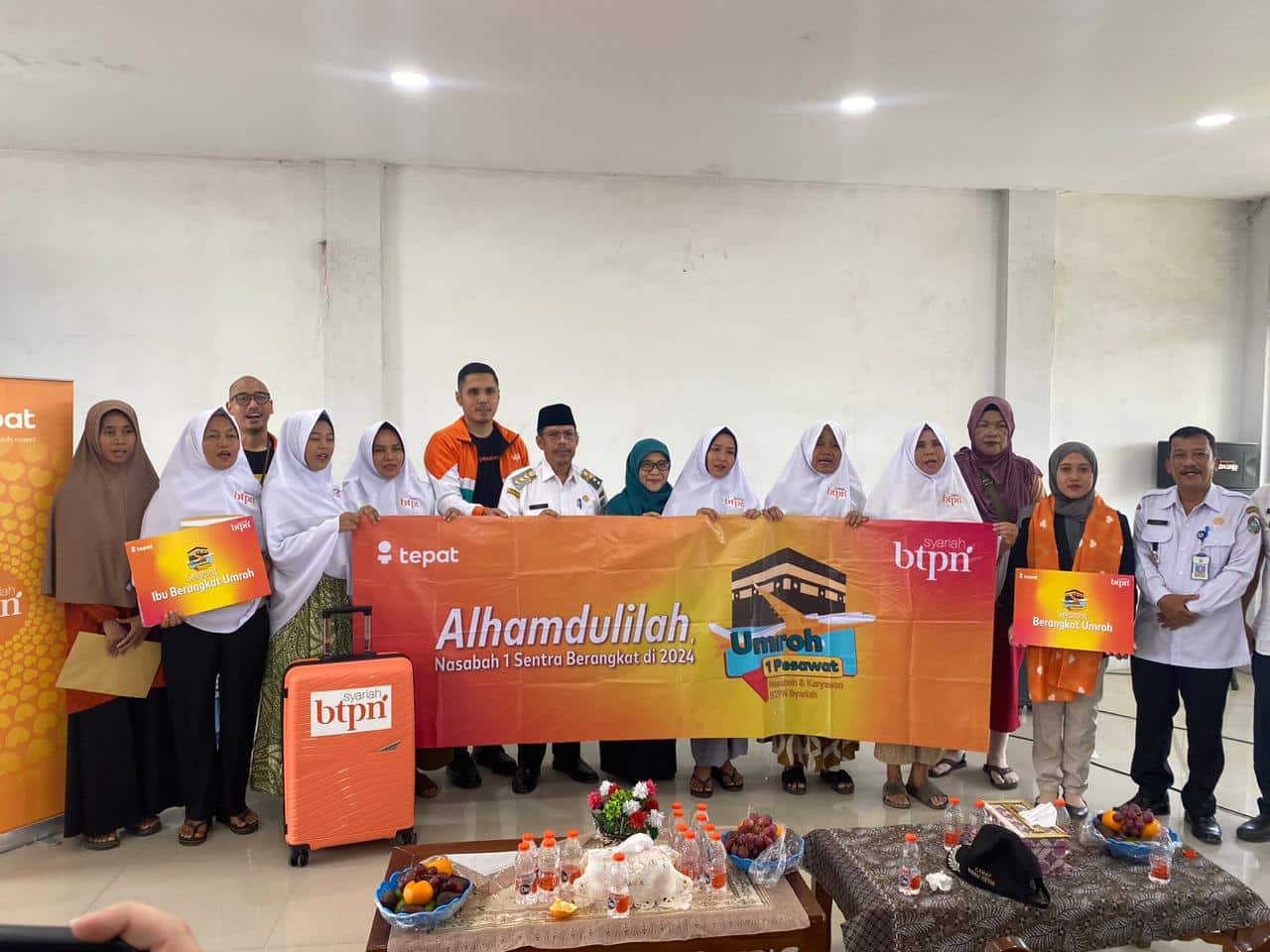 Disiplin di Kumpulan BTPN Syariah, 6 Warga Sungai Pinyuh Berangkat Umrah Gratis