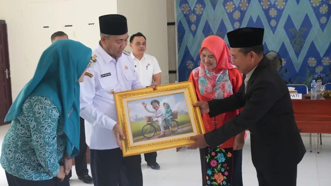 Pj Bupati Kubu Raya Lepas Jabatan Purnabakti Camat Rasau Jaya 