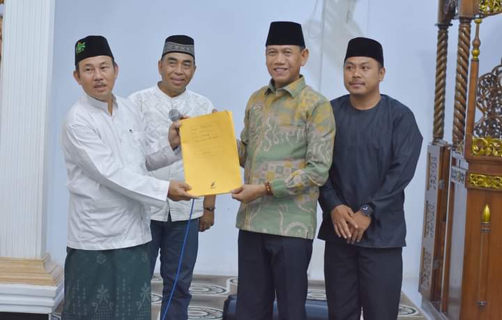 Wabup Ketapang Hadiri Acara Selamatan dan Penandatanganan Plakat Masjid Al-khair Nanga Tayap