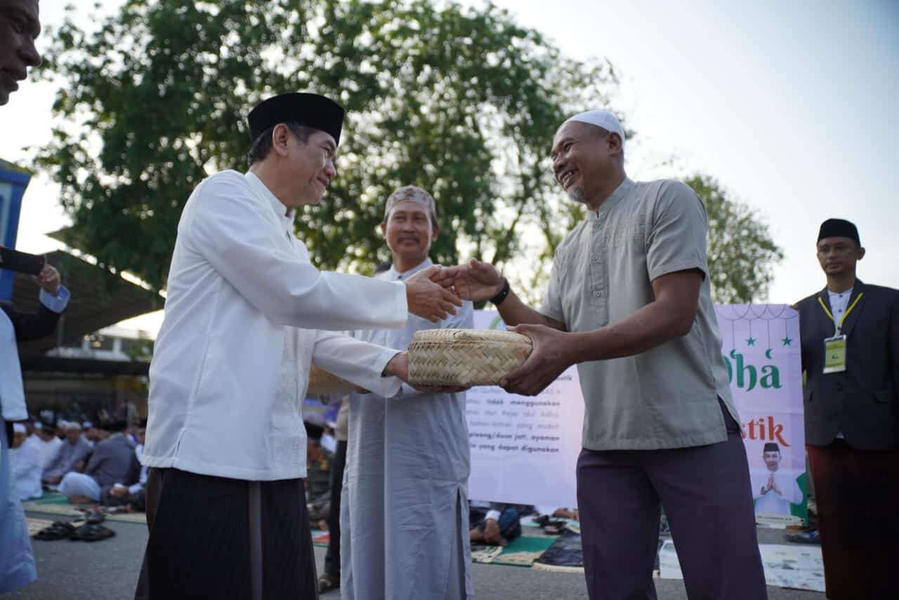 Salat Id Berjemaah bersama Warga, Ani Sofian Ajak Maknai Kisah Nabi Ibrahim