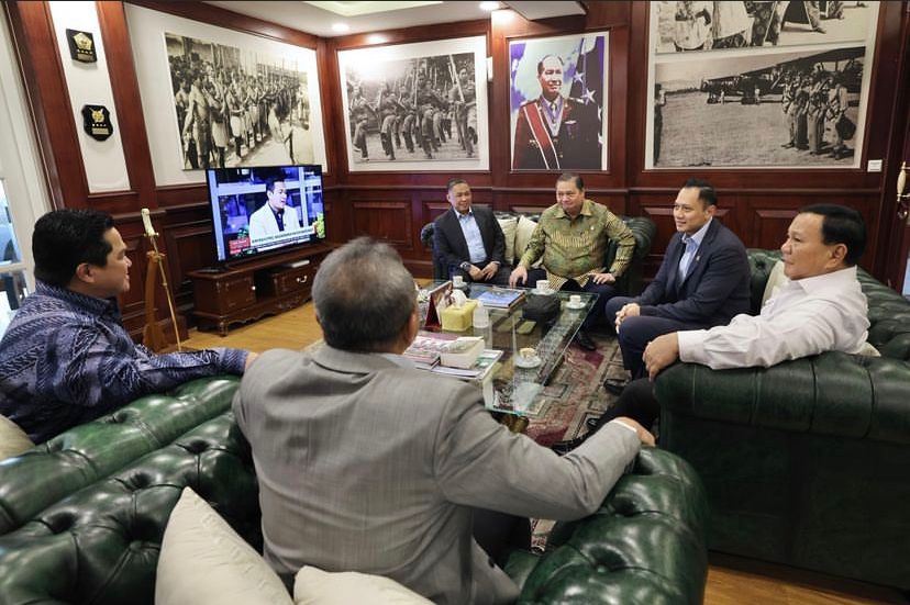 Duduk Satu Sofa dengan Prabowo Saat Pertemuan Ketum KIM, AHY: Bukan Bahas Politik