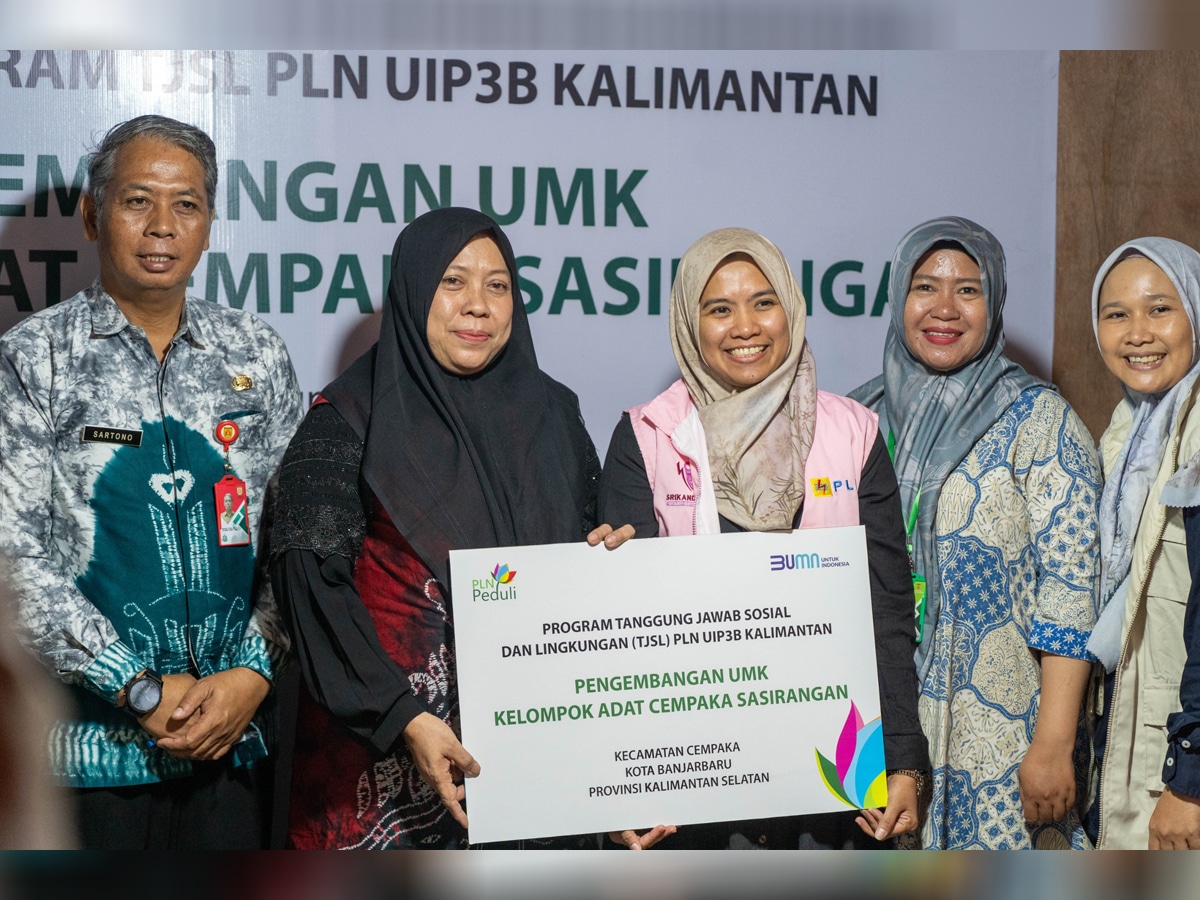 Perkuat Peran Tangguh Perempuan, Srikandi PLN Dukung UMKM Adat Sasirangan di Kalimantan Selatan