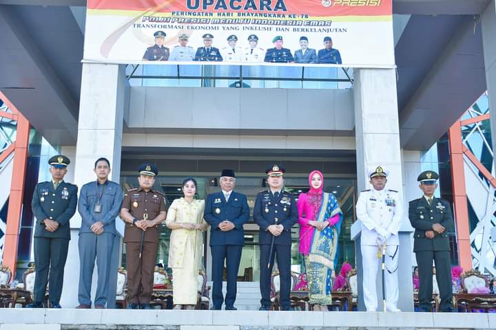 Bupati Ketapang Hadiri Upacara Peringatan Hari Bhayangkara ke-78 Tahun 2024