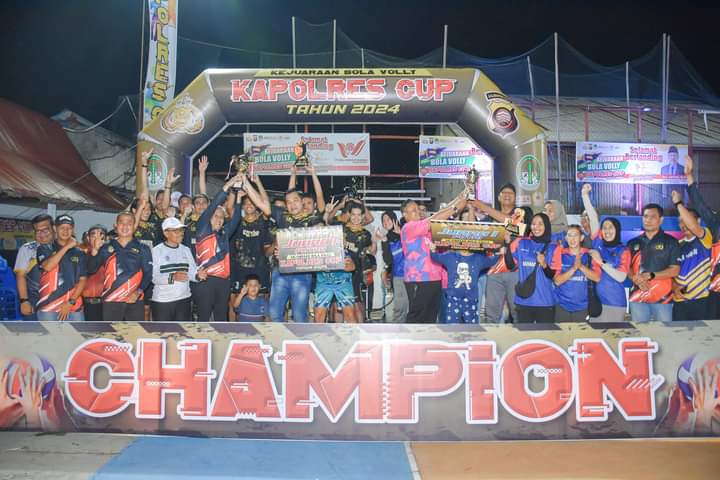 Polsek Nanga Tayap dan Rahmad VC Raih Juara Pertama di Kejuaraan Voli Kapolres Cup 2024