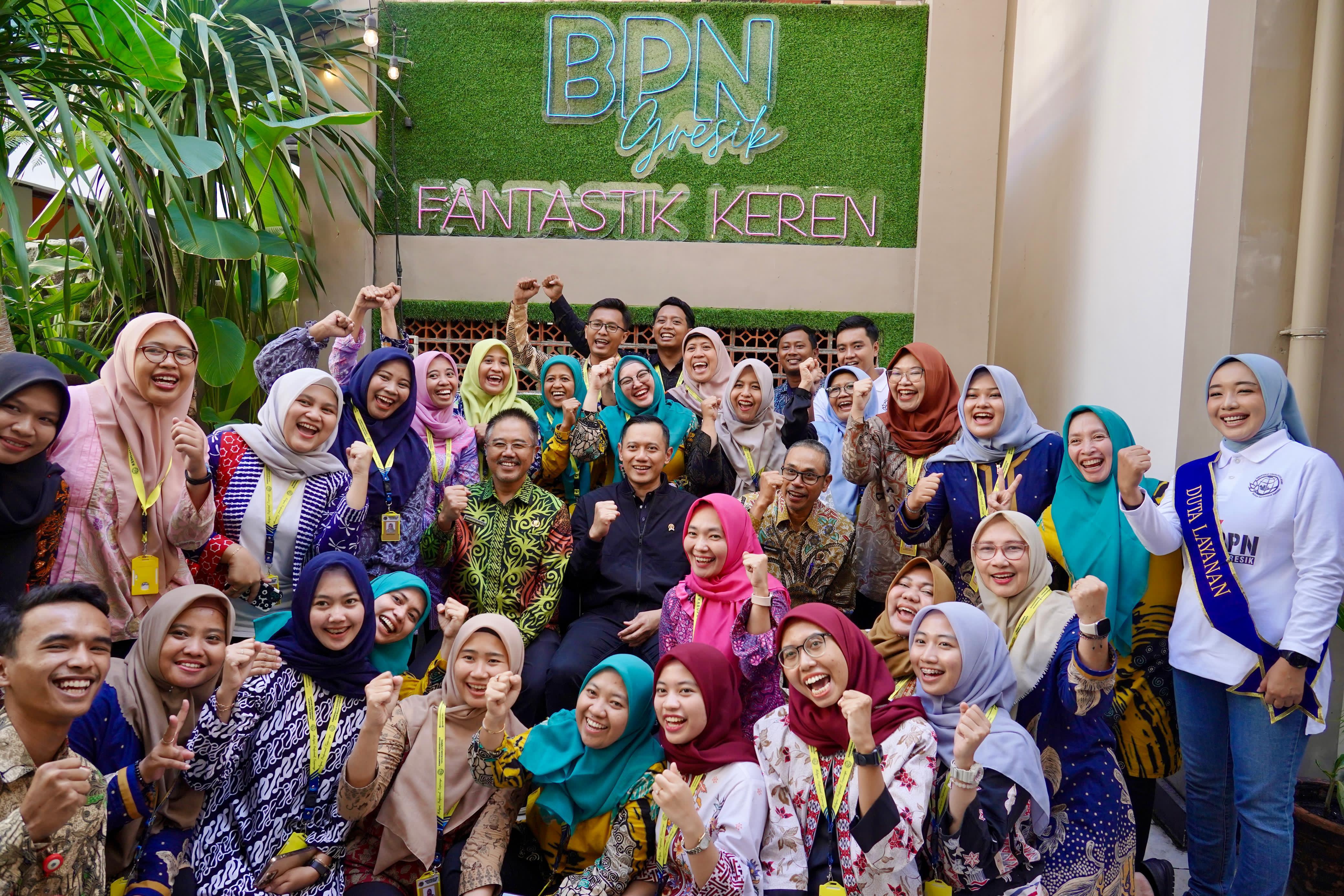 Kunjungi Kantah Kabupaten Gresik, Menteri AHY Memotivasi Jajaran Garda Terdepan Kementerian ATR/BPN