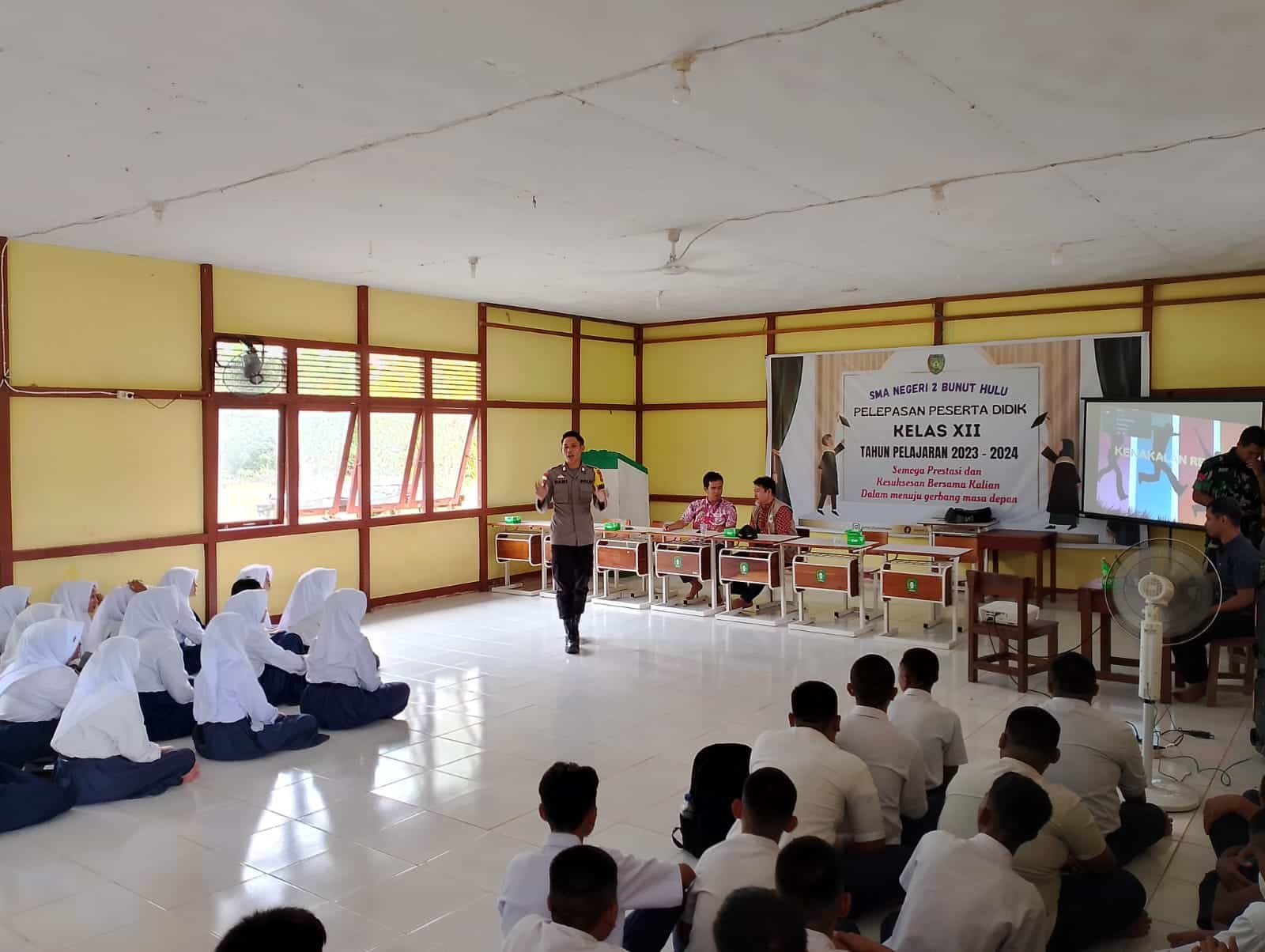 Polsek Bunut Hulu Sosialisasikan Bahaya Bullying kepada Para Siswa SMAN 2 Bunut Hulu